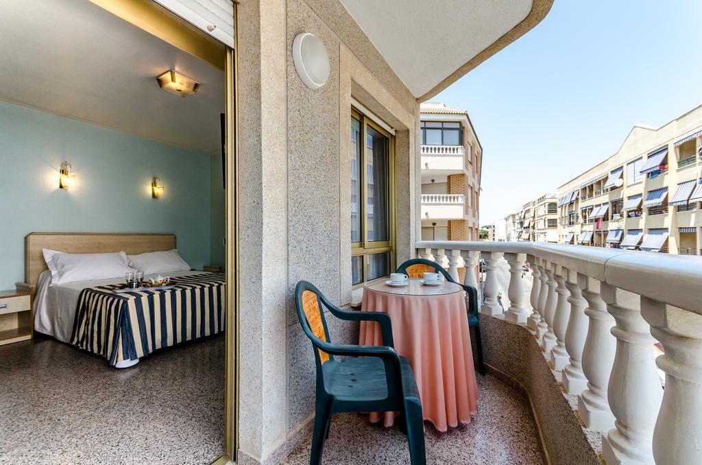 Hotel Mediterraneo Guardamar del Segura Bagian luar foto